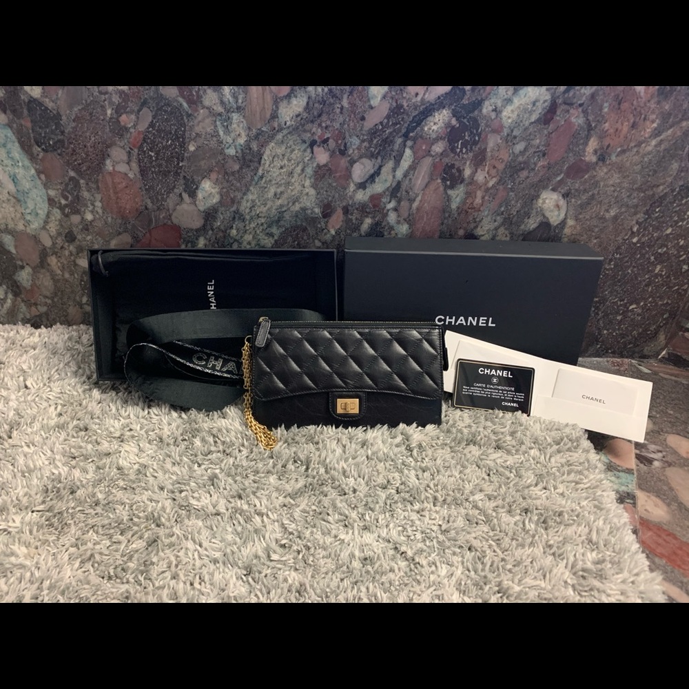 ❌SOLD❌Chanel reissue pouch/wristlet